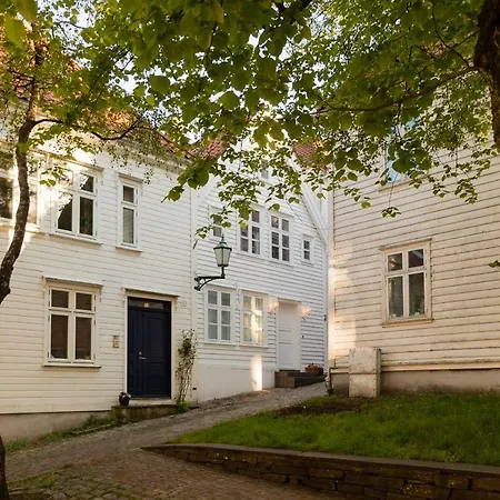 Claus Ockenssmauet 3 * Bergen